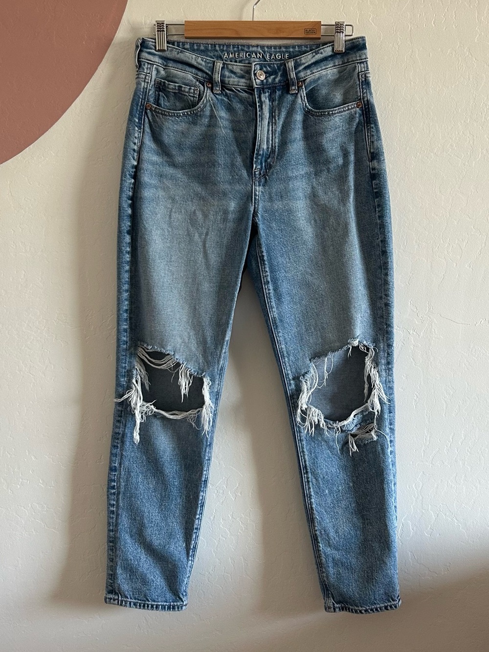 American Eagle Outfitters Strigid Distressed Blue Mom Jeans size 6